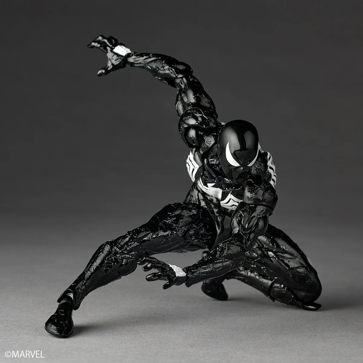 Revoltech Amazing Yamaguchi Symbiote Spider-Man