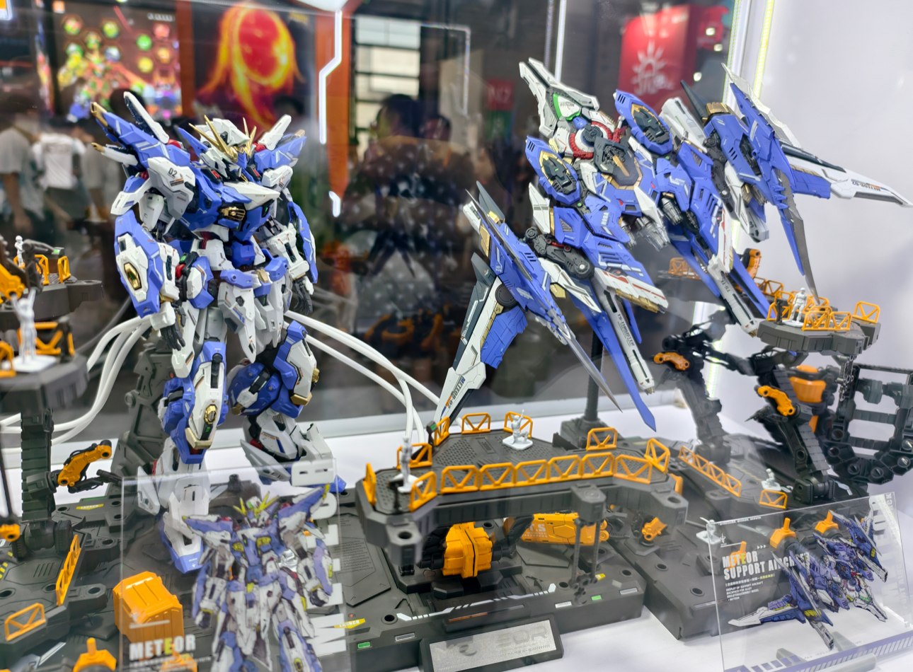 Vientiane Fusion TMS Series 1/100 Meteor with Metal Frame Model Kit