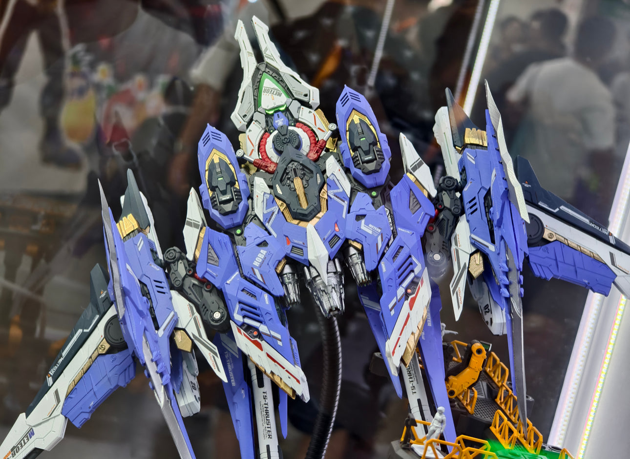 Vientiane Fusion TMS Series 1/100 Meteor with Metal Frame Model Kit