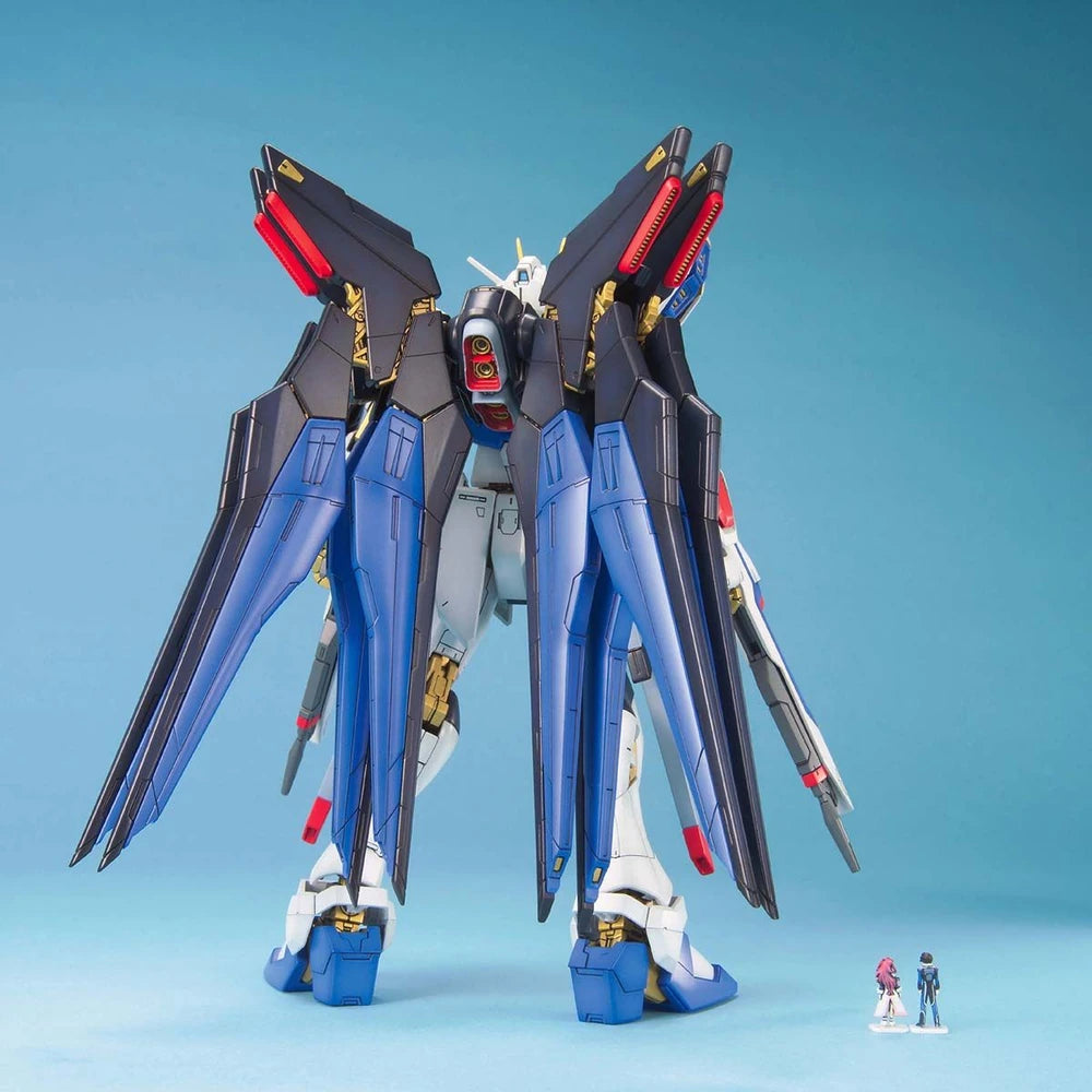 Bandai - MG 1/100 ZGMF-X20A Strike Freedom Gundam