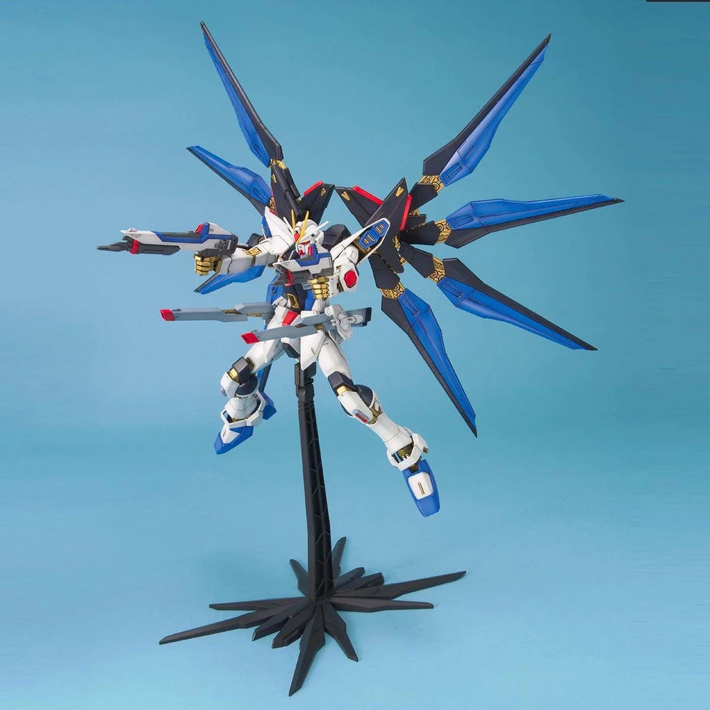 Bandai - MG 1/100 ZGMF-X20A Strike Freedom Gundam