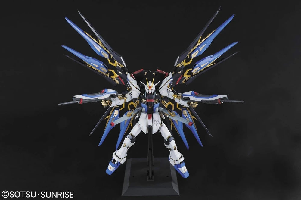 Bandai - PG 1/60 Strike Freedom Gundam