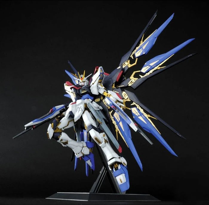 Bandai - PG 1/60 Strike Freedom Gundam