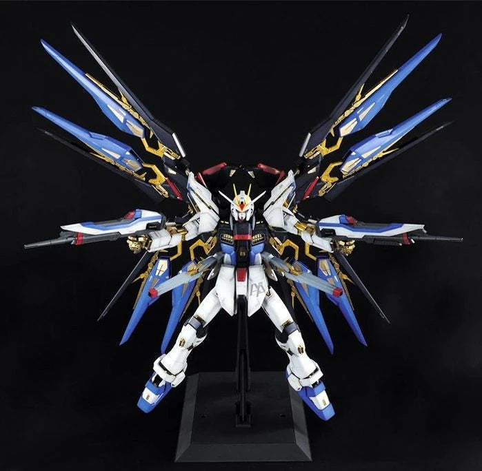Bandai - PG 1/60 Strike Freedom Gundam