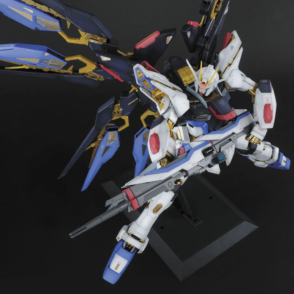Bandai - PG 1/60 Strike Freedom Gundam