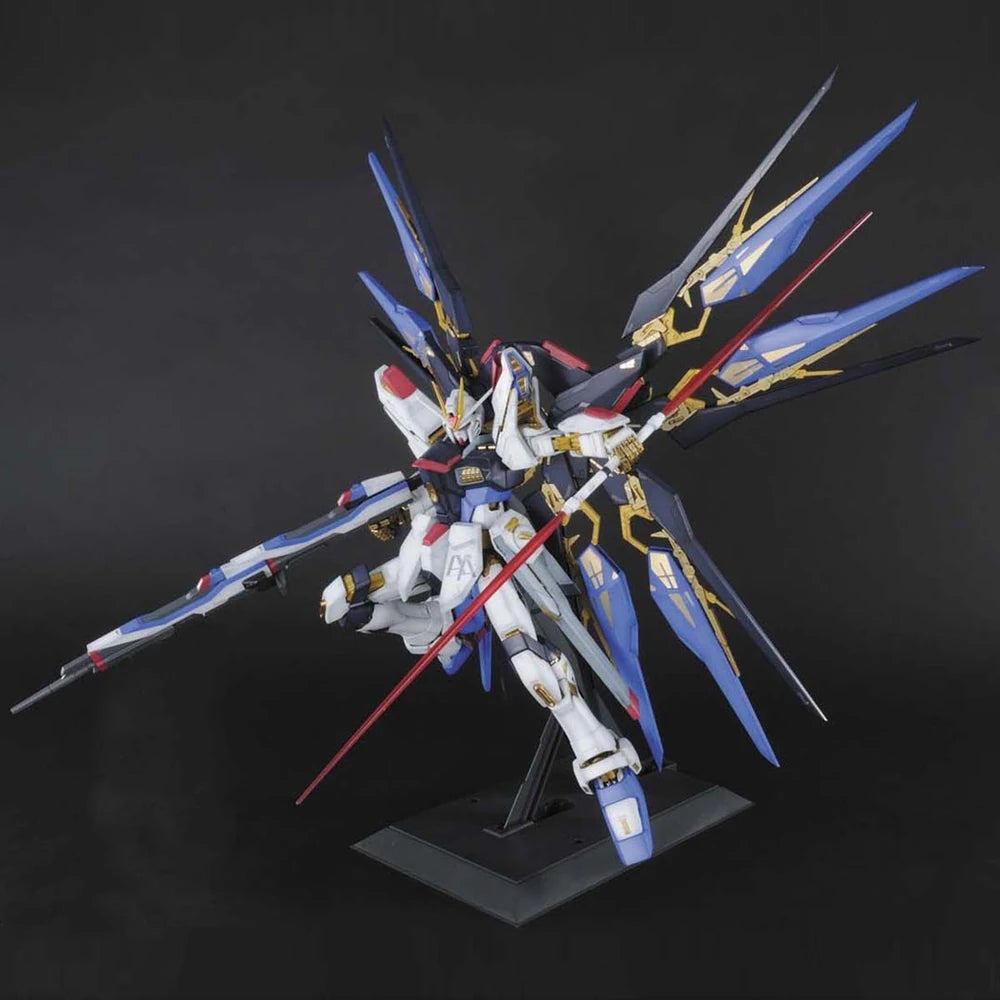 Bandai - PG 1/60 Strike Freedom Gundam