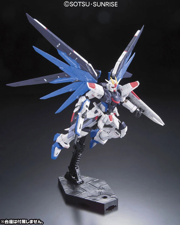 Bandai - RG 1/144 ZGMF-X10A Freedom