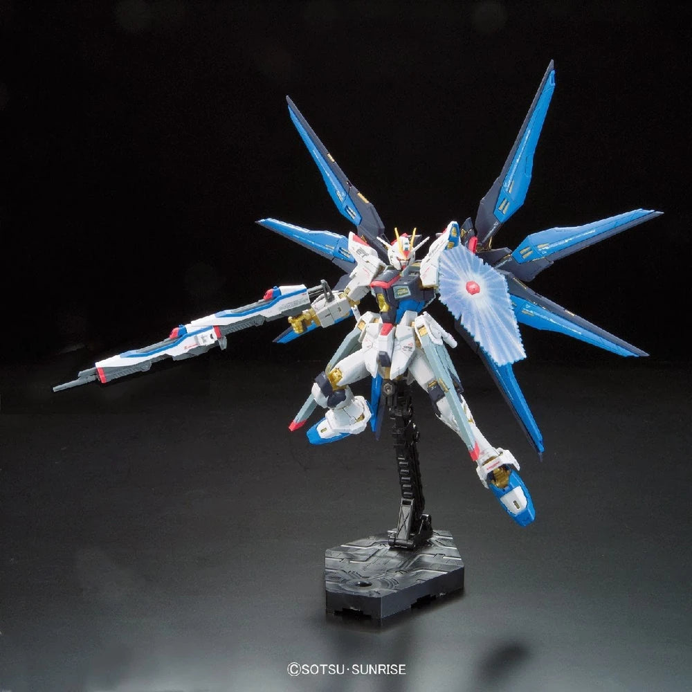 Bandai RG 1/144 Strike Freedom Gundam model kit (ZGMF-X20A)