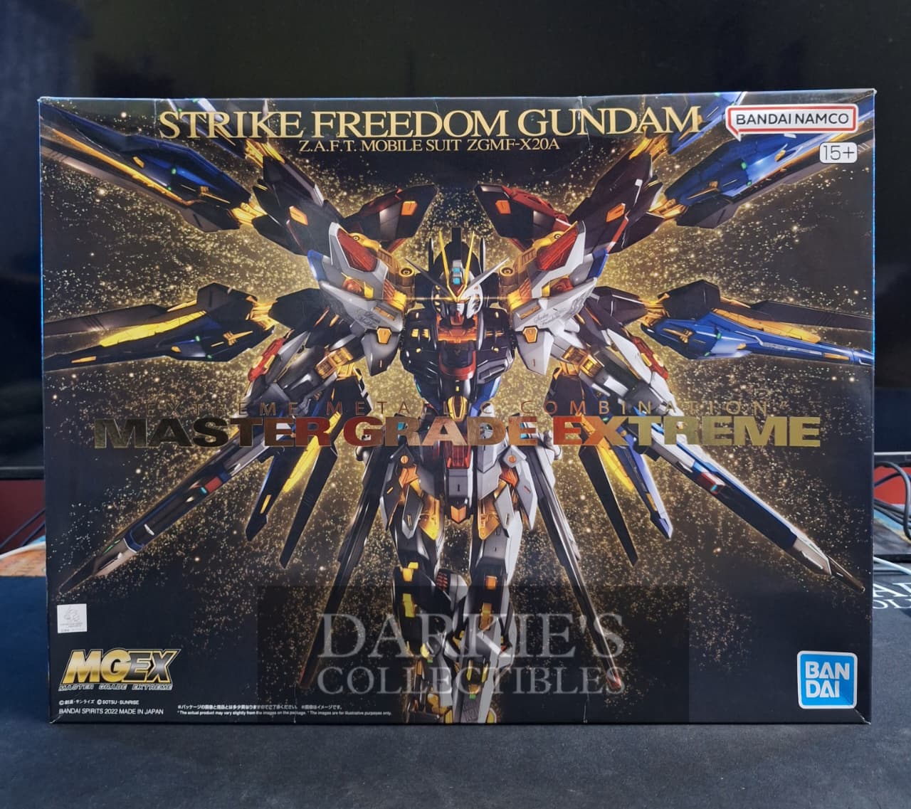 [In-Stock] Bandai MGEX Strike Freedom Gundam 1/100 Scale Model Kit
