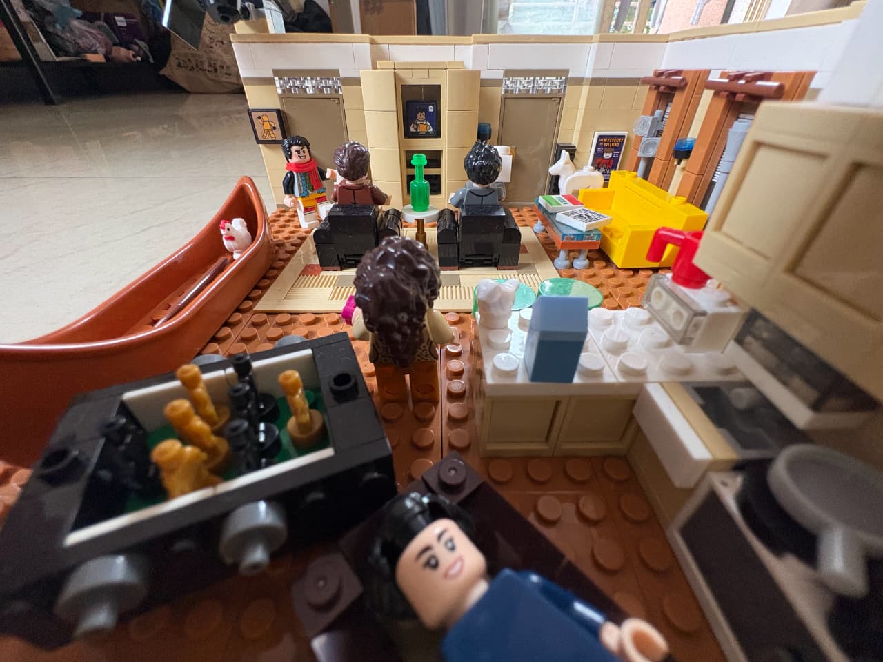 MOC Set No. 10292 The Friends Apartments (Total Pieces - 2048)