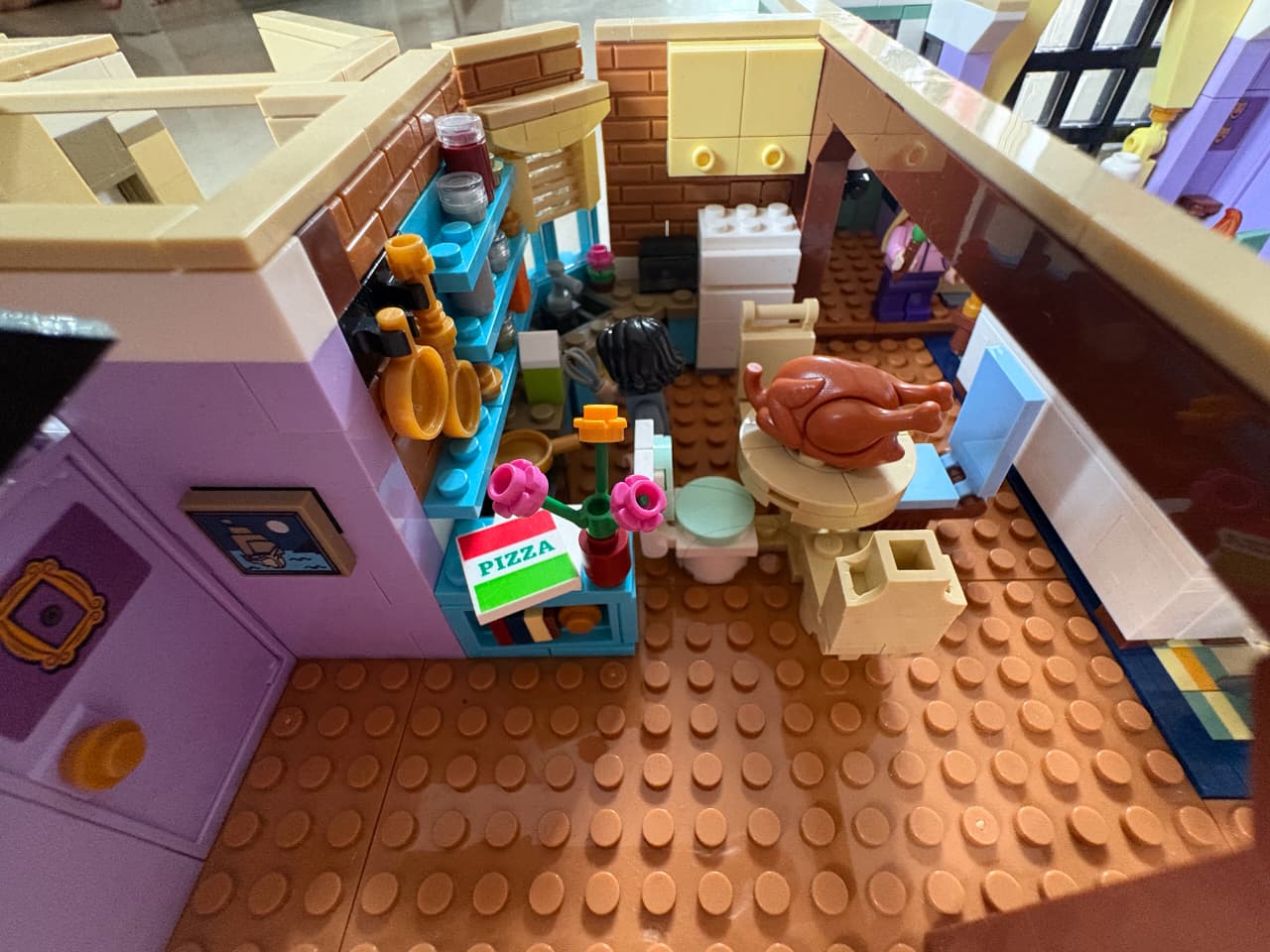 MOC Set No. 10292 The Friends Apartments (Total Pieces - 2048)