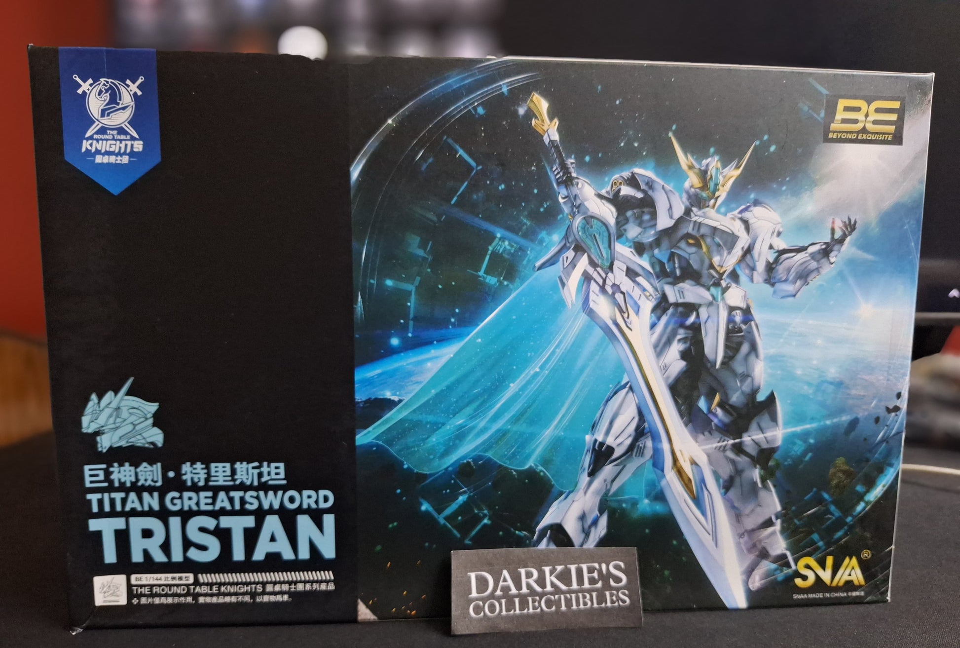 SNAA - The Round Table Knights - Titan Greatsword Tristan 1/144 Scale Model Kit